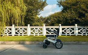 Airwheel H3 smart wheelchair