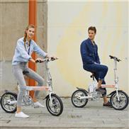 Airwheel R5 electric assist urban bike
