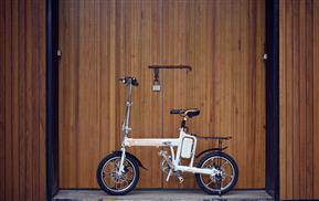 Airwheel R5 electric power bicycle
