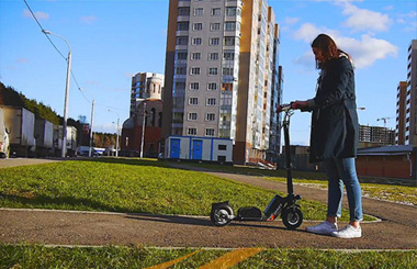 Airwheel Z5 2-wheeled electric scooter